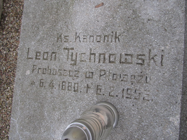 Ks. Leon Tychnowski 1880 Płowęż - Grobonet - Wyszukiwarka osób pochowanych